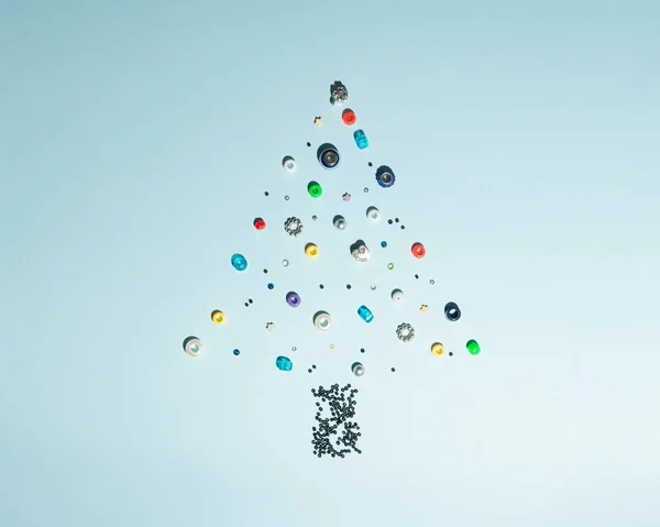 Διάσπαρτες Πολύχρωμες Χάντρες Κάνουν Σχήμα Ενός Χριστουγεννιάτικου Δέντρου — Φωτογραφία Αρχείου