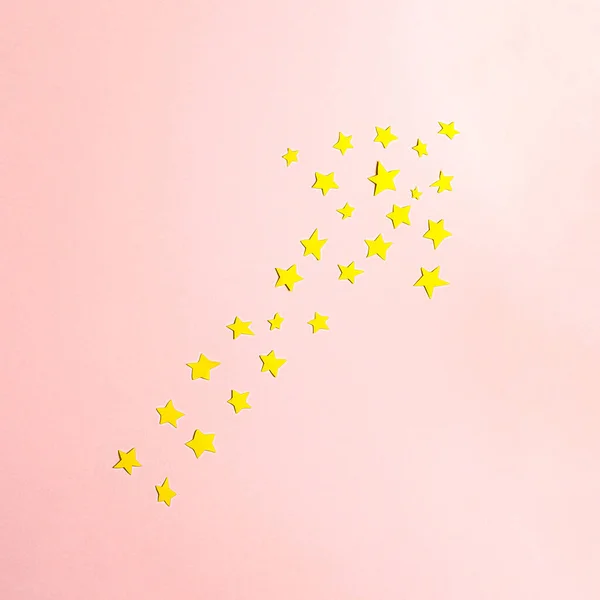 Yellow Stars Arranged Arrow Showing Success — Zdjęcie stockowe