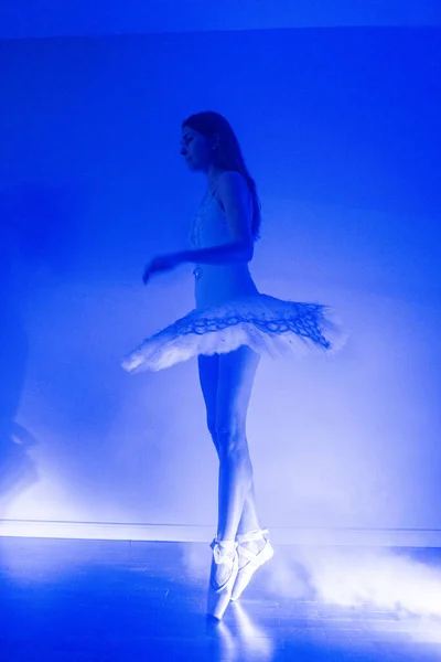 Ballerina Long Legs Posing Blue Light — Zdjęcie stockowe