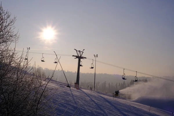 Árboles Cubiertos Nieve Las Heladas Una Estación Esquí Ascensor Funicular — Foto de Stock