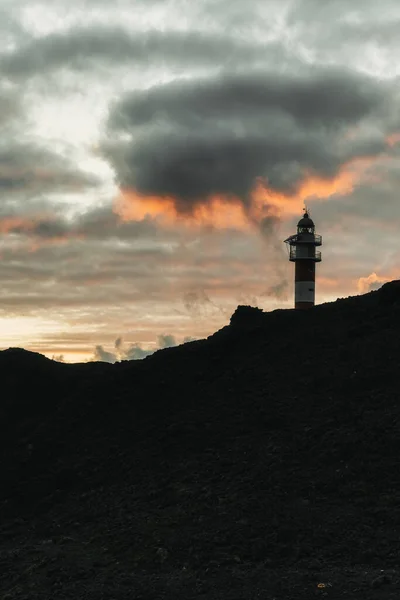 Zonsondergang Een Eiland Met Een Vuurtoren — Stockfoto