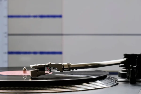 Vinylrekord Och Skivspelare Analog Till Digital Ljudkonvertering Med Hjälp Datorprogramvara — Stockfoto