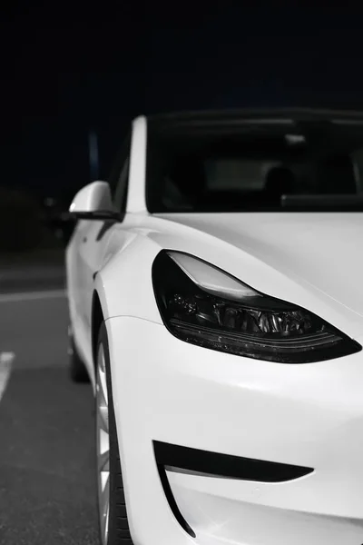Передні Фари Бампер Зовнішні Частини Компанії Tesla Motors Білий Електромобіль Ліцензійні Стокові Фото