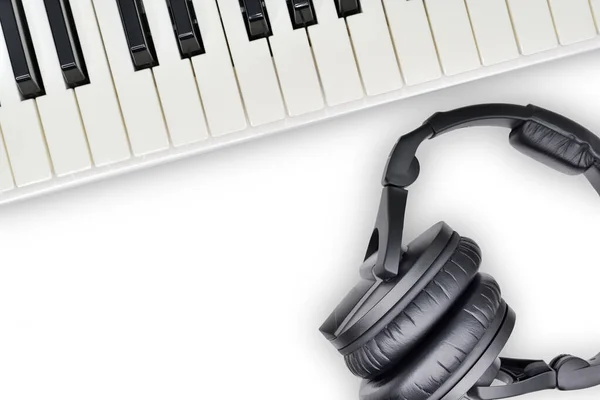 Top View Headphones Synthesizer Keyboard White Background Professional Studio Equipment — Stock Photo, Image