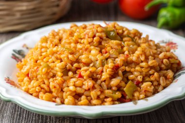 Firik 'li Bulgur pilavı (Türkçe adı; firikli bulgur pilavi)
