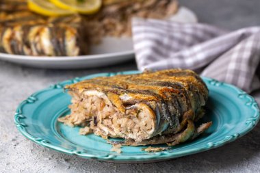 Ançüez pilavı (hamsi pilavı), Türk mutfağı, Karadeniz spesiyali (Türkçe adı; hamsili pilav))