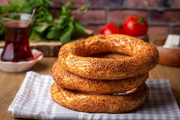 Tyrkisk Fastfood Bagel Kaldet Simit Tyrkisk Bagel Simit Med Sesam - Stock-foto