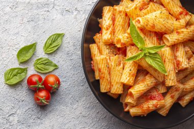 Domates soslu makarna.