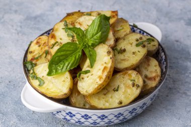 Lezzetli görünümlü fırında patates, yemek konsepti fotoğrafı..