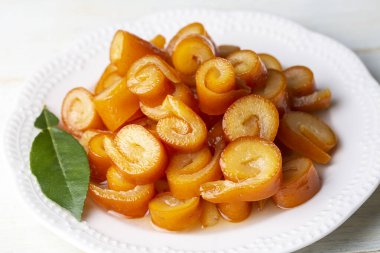 Geleneksel Türk mutfağından; Portakal kabuğu reçeli (Türkçe adı; Portakal kabugu receli)