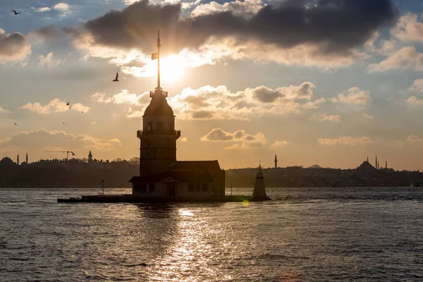 Πύργος Της Κόρης Kiz Kulesi Ηλιοβασίλεμα Στην Ιστανμπούλ Τουρκία — Φωτογραφία Αρχείου
