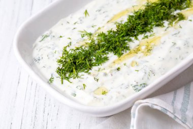 Haydari, belli otlar ve baharatlardan yapılan bir yoğurt türüdür. Türk mutfağı.