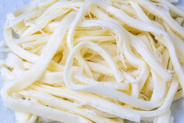 Doğal peynirin yakın çekimi. Geleneksel Türk peynirleri. Türkçenin orijinal adı Cecil 'dir. Cecil peyniri. 