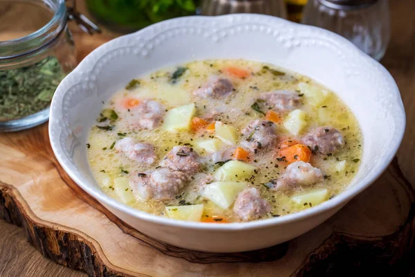 Smaksatt Soppa Med Köttbullar Och Grönsaker Engelskt Namn Sulu Kofte — Stockfoto