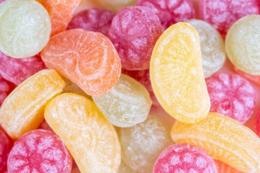 Meyveli sert Alman şekerlemeleri, renkli meyveli şekerler