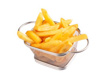 Patates kızartması, beyaz arka planda kızarmış patates.