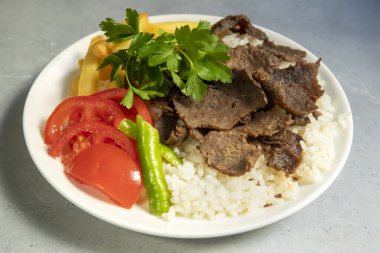 Et donör menüsü, tabakta İskender menüsü, Türk özel et donörü, yiyecek, özel menü (Türkçe adı; pilav ustu et donör))