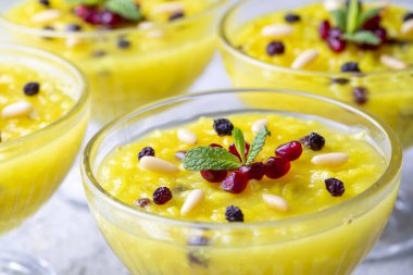 Osmanlı sarayının geleneksel tatlısı, pudinge benzer tatlı; Türk Geleneksel Tatlısı Zerde