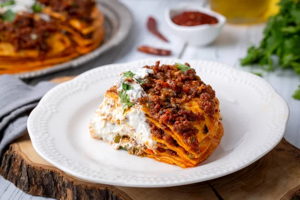 Yemek Kayseri Yaglama kıyma, yoğurt ve domates salçası