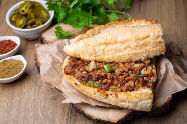 Geleneksel Türk yemeği Kokorec. İzmir Kokorec