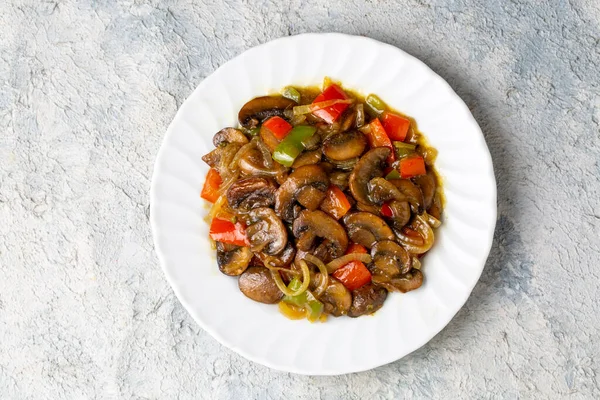 Champiñones Salteados Con Cebolla Pimientos Come Como Aperitivo Con Las — Foto de Stock