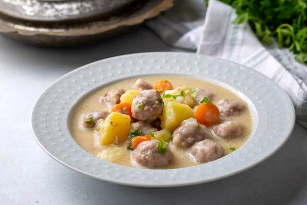 Sopa Temperada Com Almôndegas Com Legumes Nome Turco Sulu Kofte — Fotografia de Stock