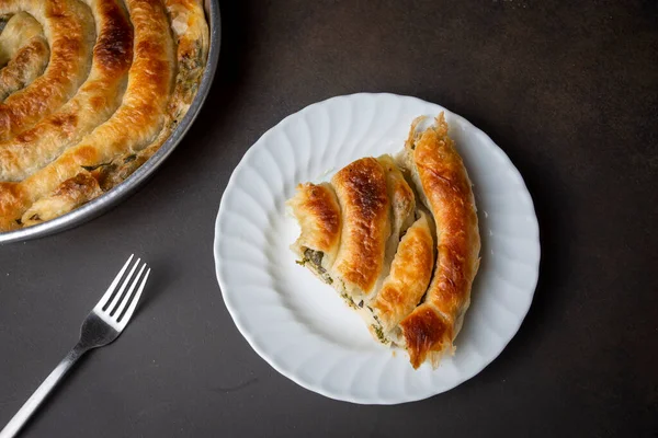 Geleneksel Türk Mutfağı Türk Yemeği Yapımı Ispanaklı Börek Türkçe Adı — Stok fotoğraf