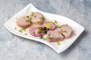 Türk mezeleri zeytinyağlı Tunny Balığı (Türkçe: Lakerda))