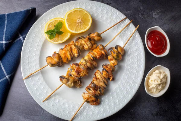 Kızarmış midye, lezzetli midye (Türkçe adı; midye tava, polis ablası midye)