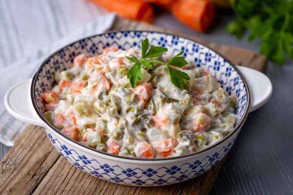 Russischer Salat Olivier Mit Mayonnaise Und Serviert Türkischer Name Rus — Stockfoto