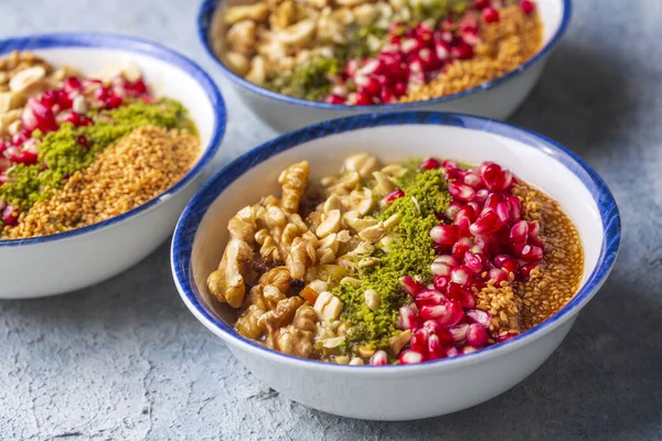 Geleneksel lezzetli Türk tatlıları; Ashura (Emin)