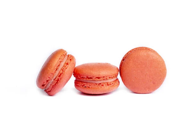 Bolos Macaroon Rosa Pequenos Queques Franceses Macarons Coloridos Fundo Branco — Fotografia de Stock