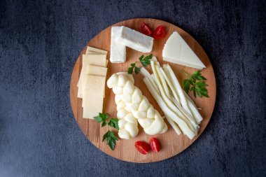 Geleneksel çeşitli peynirler, ip, örgü ve Cecil peyniri, Türk şarküteri konsepti