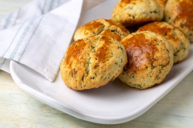 Lezzetli Türk yemekleri, dereotlu peynirli hamur işi, Türkçe adı; dere otlu peynirli pogaca