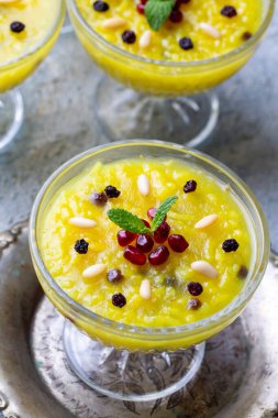 Osmanlı sarayının geleneksel tatlısı, pudinge benzer tatlı; Türk Geleneksel Tatlısı Zerde