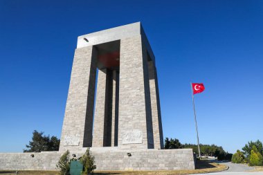 Çanakkale Şehitleri Anma askeri mezarlıktır Gelibolu'da savaş katılan Türk askerleri hakkında hizmet anısına bir savaş anıtı.