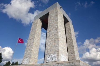 Çanakkale Şehitleri Anma askeri mezarlıktır Gelibolu'da savaş katılan Türk askerleri hakkında hizmet anısına bir savaş anıtı.