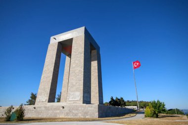 Çanakkale Şehitleri Anma askeri mezarlıktır Gelibolu'da savaş katılan Türk askerleri hakkında hizmet anısına bir savaş anıtı.
