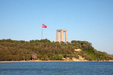 Birinci Dünya Savaşı sırasında Çanakkale ve deniz muharebelerinin yapıldığı Gelibolu Yarımadası. Şehitler Anıtı ve Anzak Koyu.