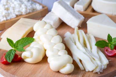 Geleneksel çeşitli peynirler, ip, örgü ve Cecil peyniri, Türk şarküteri konsepti