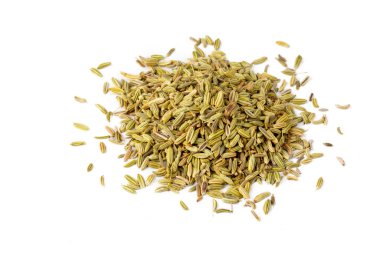 Beyaz arka planda kurumuş rezene tohumları