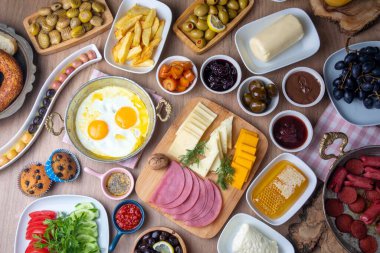 Geleneksel lezzetli Türk kahvaltısı, yemek konsepti fotoğrafı.