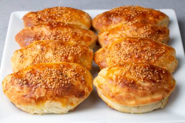 Türk mutfağı; El yapımı Peynir Pastası (Türkçe adı; peynirli pogaca)