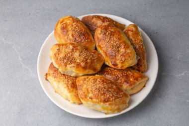 Türk mutfağı; El yapımı Peynir Pastası (Türkçe adı; peynirli pogaca)