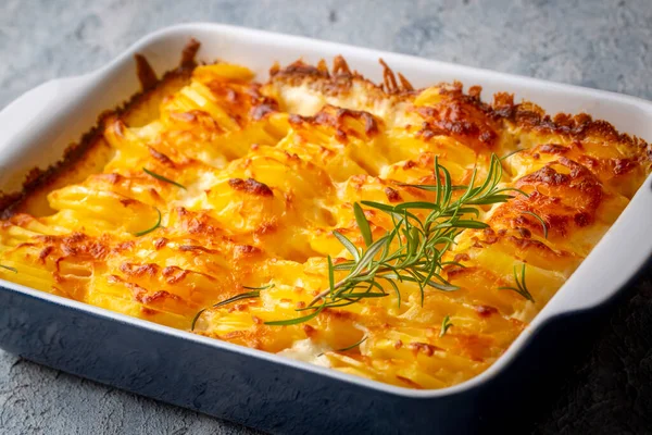 Gratinado Batata Grana Batatas Cozidas Forno Com Nata Queijo Com — Fotografia de Stock