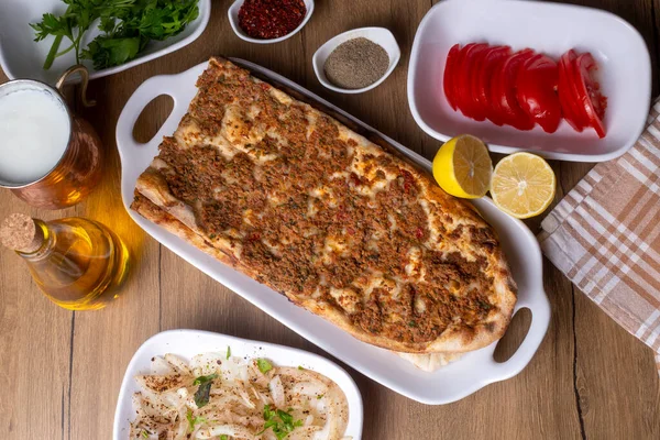 Pão Ramadã Tradicional Turco Árabe Fatiado Etli Ekmek Pide — Fotografia de Stock