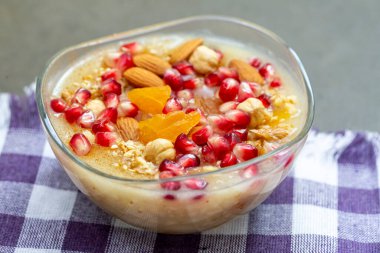 Geleneksel lezzetli Türk tatlıları; Ashura (Emin)