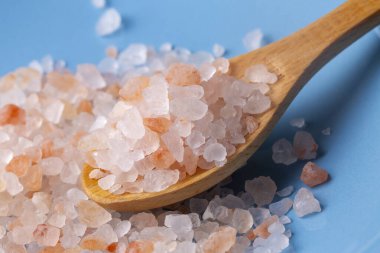 Pembe Himalaya tuz kristalleri, yiyecek konsepti fotoğrafı.