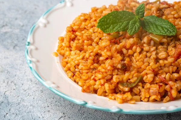 Bulgur Pilaf Turco Tradicional Com Sause Tomate Placa Nome Turco — Fotografia de Stock