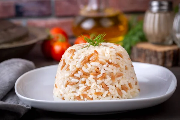 Nasi Turki Dengan Chickpea Disajikan Nama Turki Nohutlu Pilav Atau — Foto  Stok © EsinDeniz #543216486